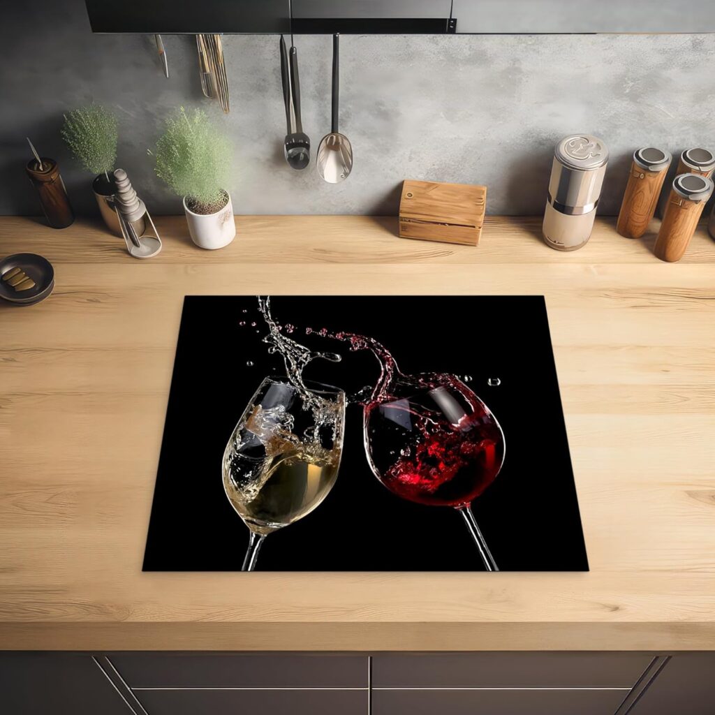 KitchenYeah© Inductie Beschermer 60x52 cm Keuken Decoratie Kookplaat Beschermer voor Inductiekookplaat Afdekplaat Anti Slip Mat - Rode Wijn - Witte Wijn - Glas - Zwart